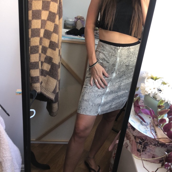 🐍🖤Alice Blue Rattlesnake Print Skirt - Picture 10 of 11